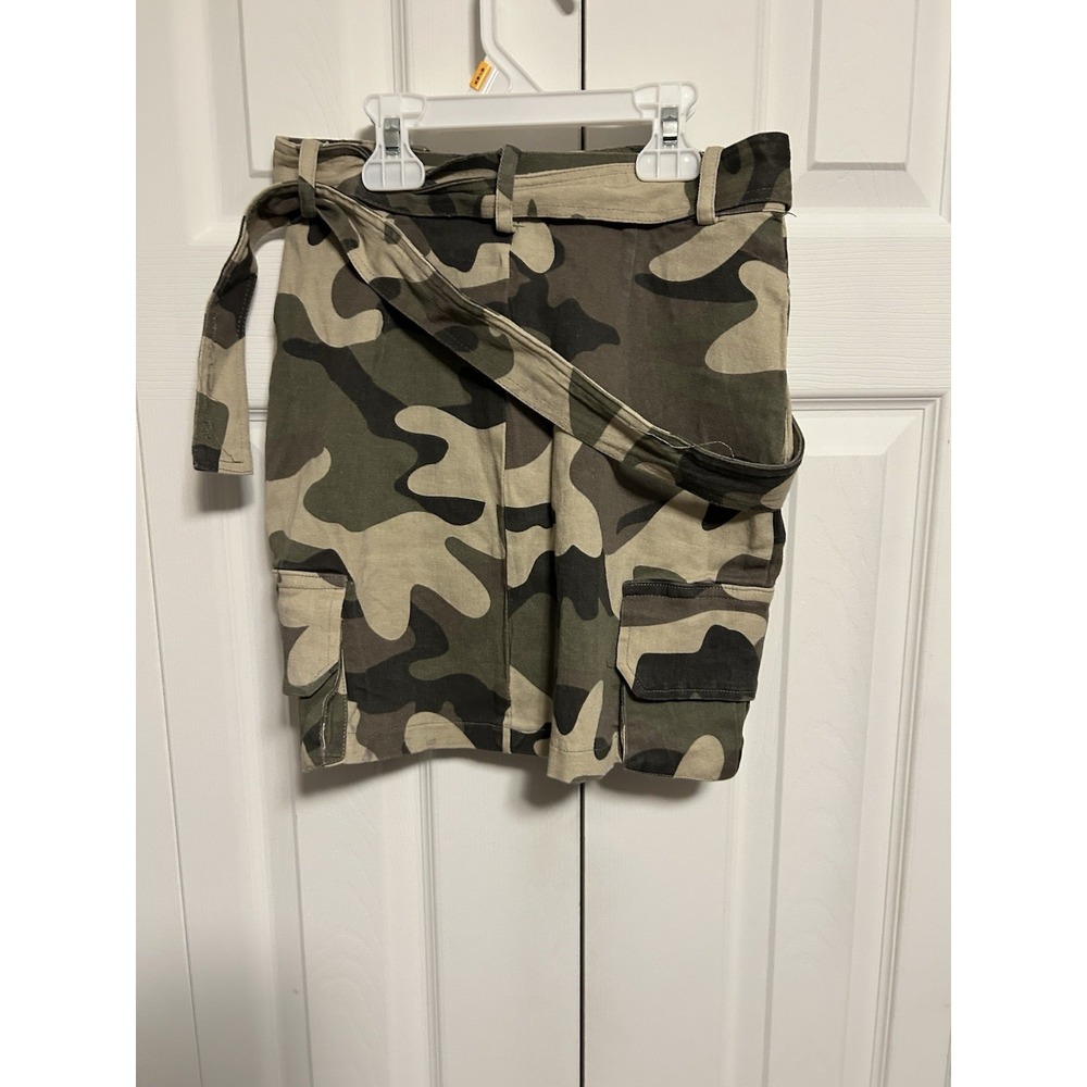 Hot And Delicious, Camouflage Cargo Mini Skirt w/Matching Double Ring Belt, Sz-S